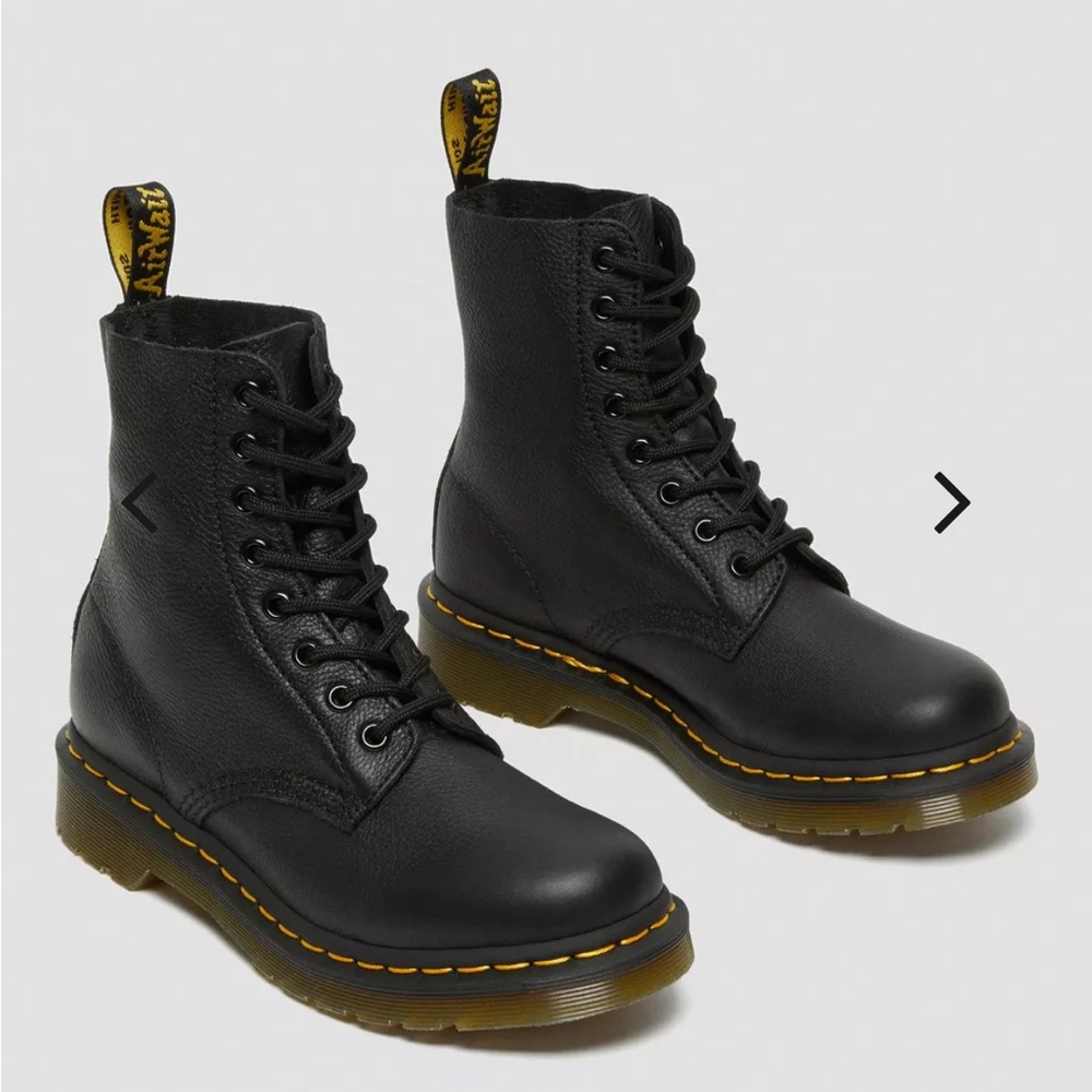 Doc Martens 1460 WOMEN'S PASCAL VIRGINIA LEATHER BOOTS size 9
